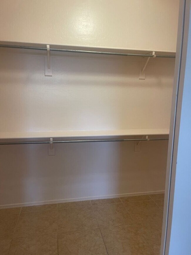 Building Photo - 3 Bed 2 Bath Available Now!! Contact Property Pros Property Management for more details