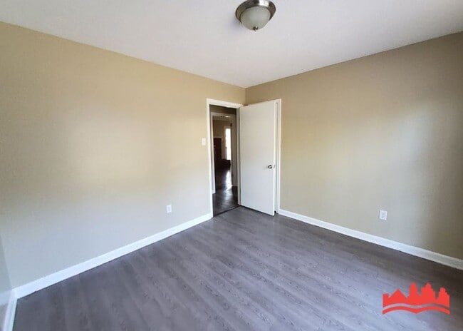 Building Photo - 5817 Lochmoor Ave