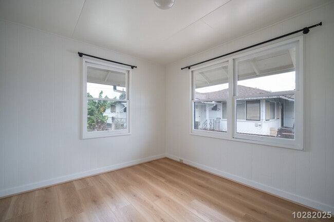 Building Photo - 2 BD/1 BA Home with Yard and Carport in Wa...