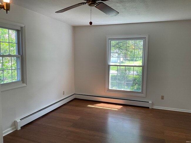 Building Photo - 3715 Marigold Dr