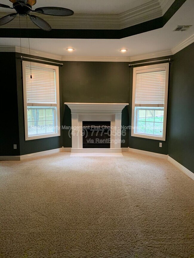 Building Photo - 300 Genesis Dr