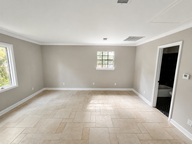 Building Photo - 440 Linda Dr