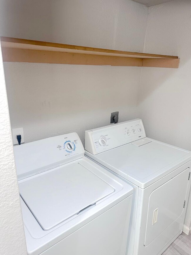 Building Photo - 3031 N Civic Center Plaza