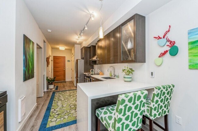 Building Photo - VIK Condominiums - 1 bedroom