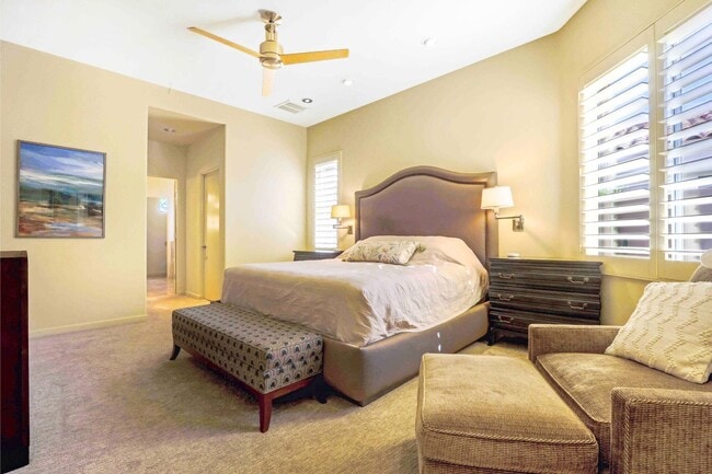 Building Photo - 293 Desert Holly Dr