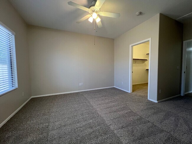 Building Photo - Move in ready near Baseline & Crismon: Vil...