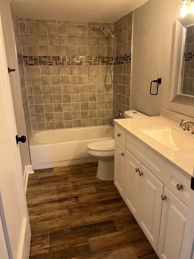 Building Photo - 5951 Regal Glen Dr