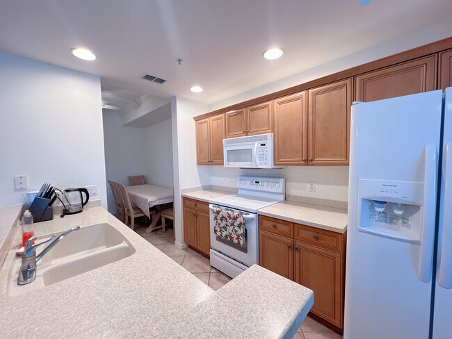 Building Photo - 8490 Kingbird Loop