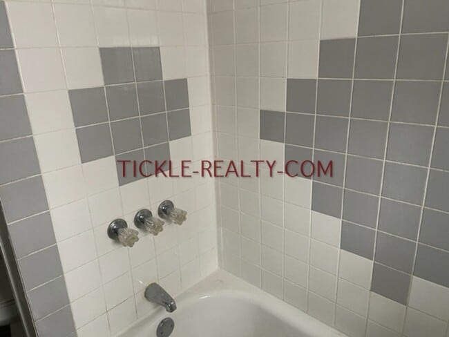 Building Photo - 450 Meigs-VR