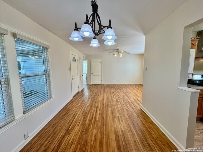 Building Photo - 207 E Terra Alta Dr