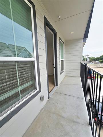Building Photo - 206 S Village Way