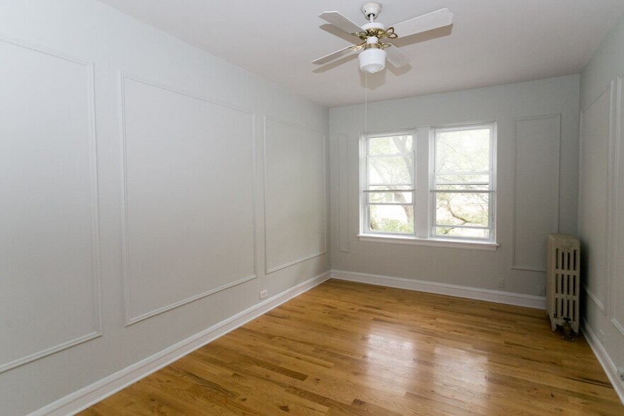 Building Photo - 2849 N Burling St
