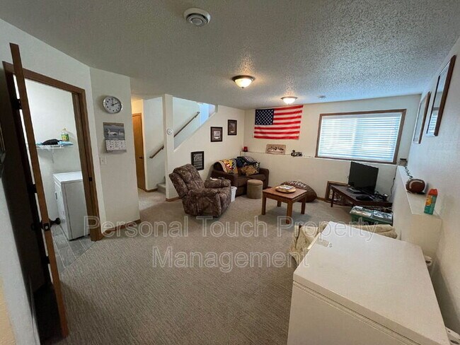 Building Photo - 2520 5th St W