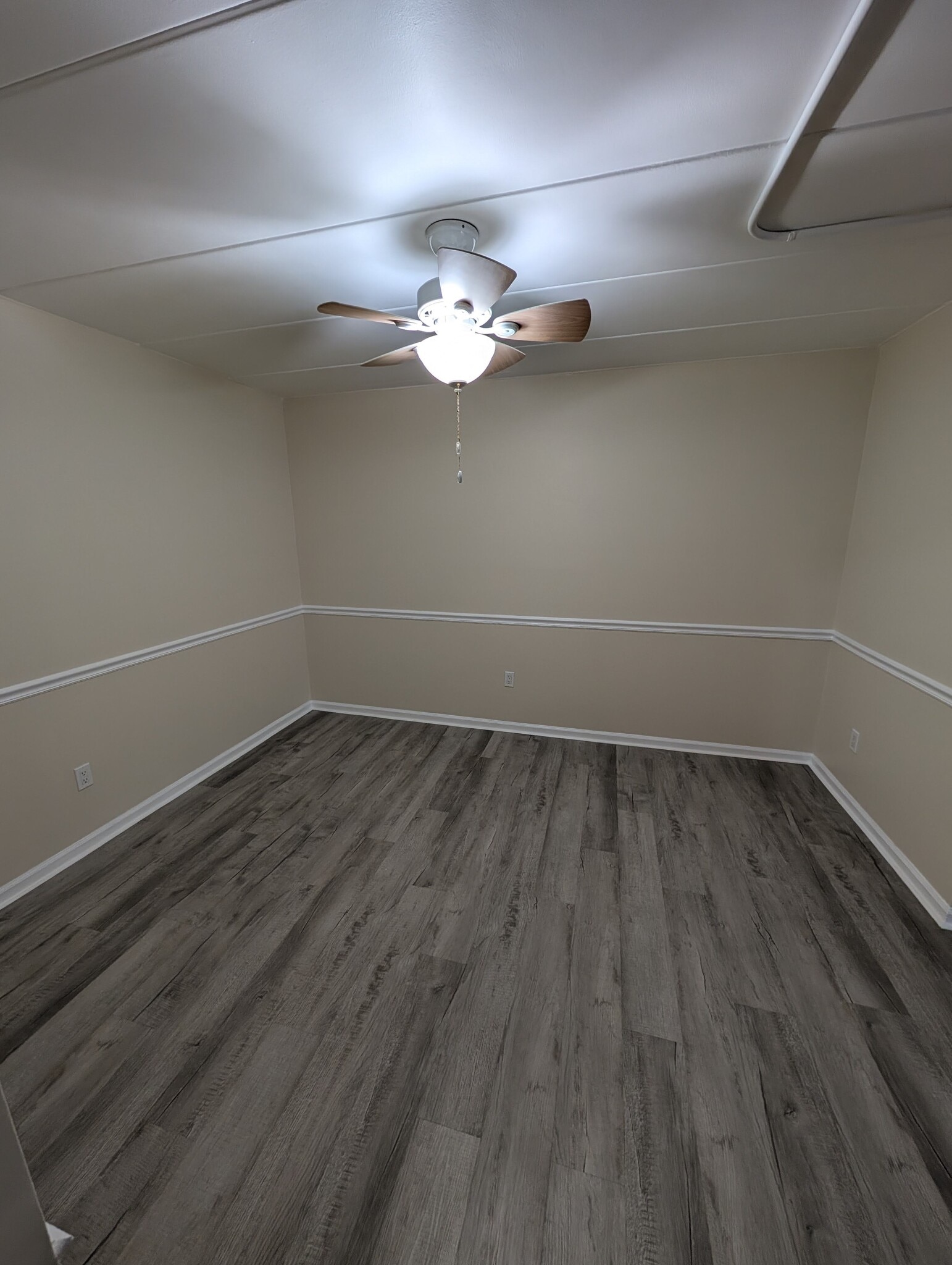 Separate dining room - 15 Sunbury Ct