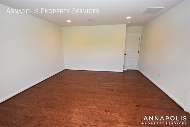Building Photo - 7946 Monrovia Dr