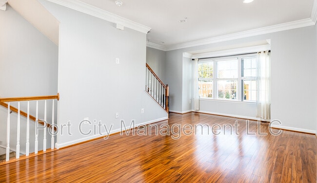 Building Photo - 4519 Foster Ave