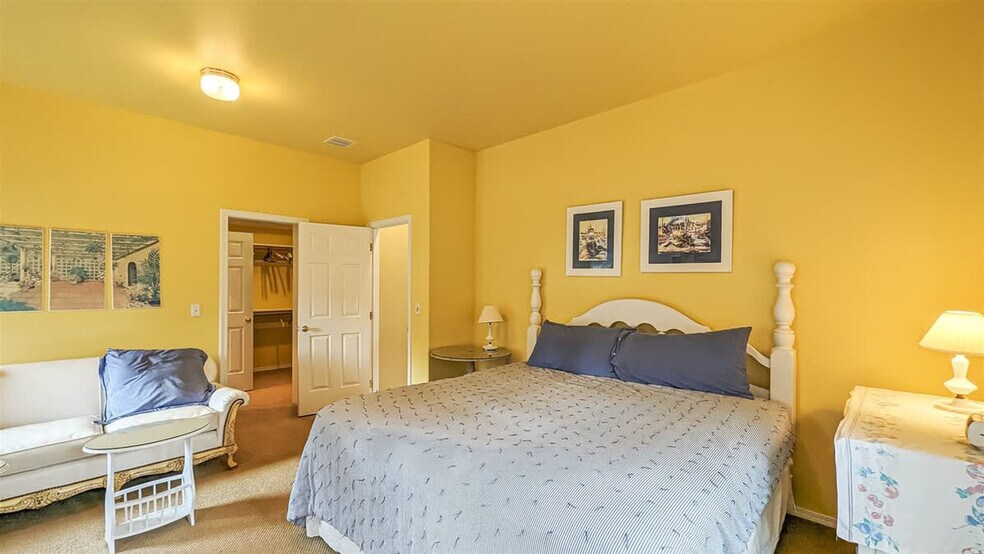 Building Photo - 123 E Bachelor Rock Dr