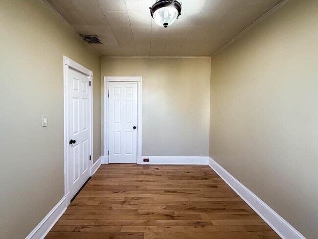 Building Photo - 90 Carlton Ave