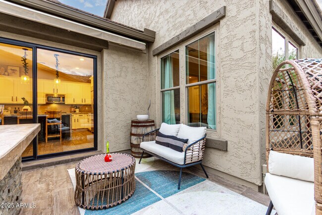 Building Photo - 9250 E Via De Vaquero Dr