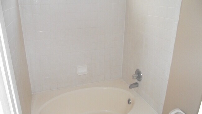 Building Photo - Northeast El Paso 3 Bed/2.5 Bath Refrig A/C w/Bonus Loft!