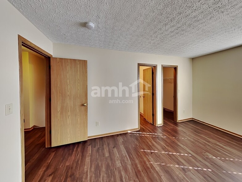 Building Photo - 6617 Winbarr Way