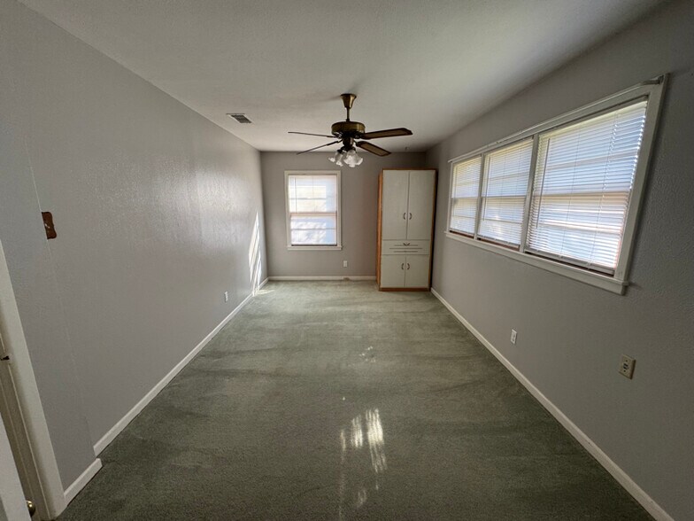 Building Photo - 2217 N 42nd St