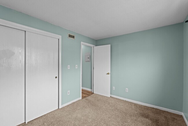 Building Photo - 5455 N Main St