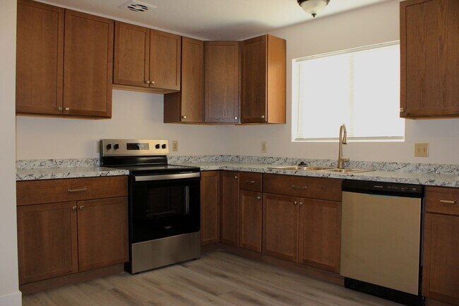 Building Photo - Newly Renovated 3 Bedroom, 1 Bath Duplex – in Lehi!