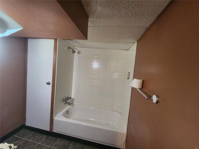 Building Photo - 2332 Viminal Ct