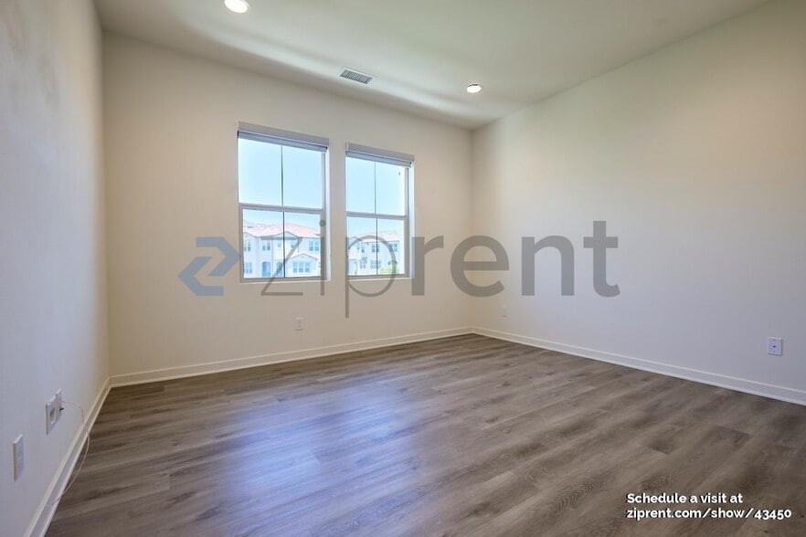 Building Photo - 106 High Mdw