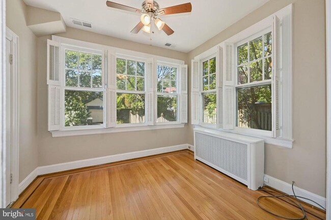 Building Photo - 3808 Veazey St NW