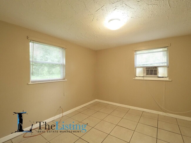 Building Photo - 2735 Bungalow Blvd