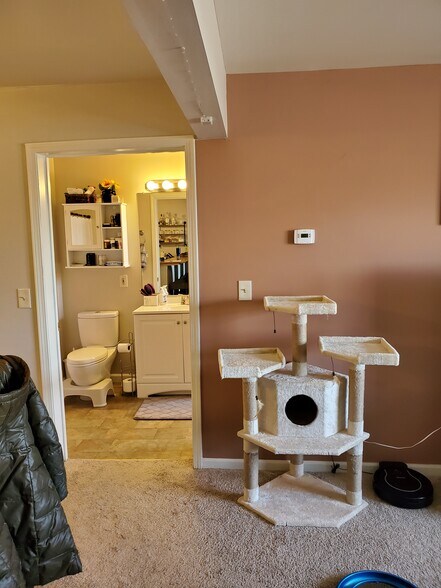 Building Photo - 131 Hildred Dr