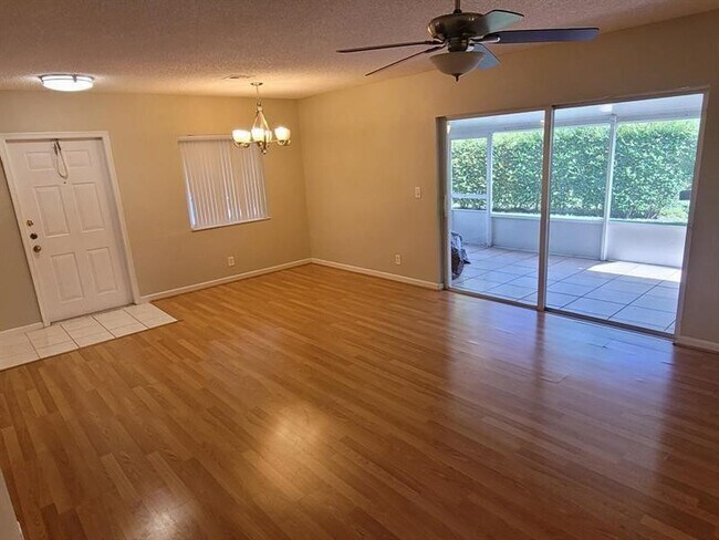 Building Photo - 4768 SW 14th Ct