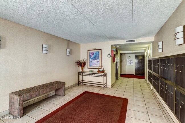 Building Photo - 7930 E Camelback Rd