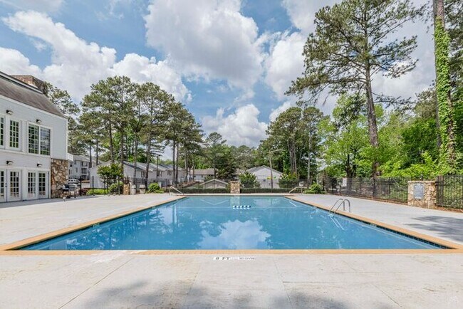 Building Photo - Affordable Living 20 Minutes from Everything Atlanta -2 Bedroom 2 1/2 Baths only $1300*