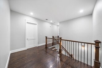 Building Photo - 819 Algregg St