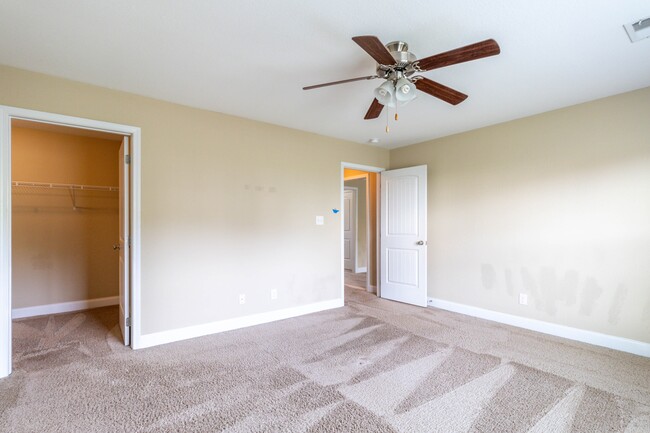 Building Photo - 839 Wells Rd
