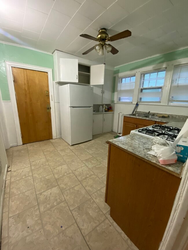 Building Photo - 1008 Lamb St