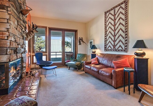 Building Photo - Executive 2BR/3BA Condo with Mountain View...