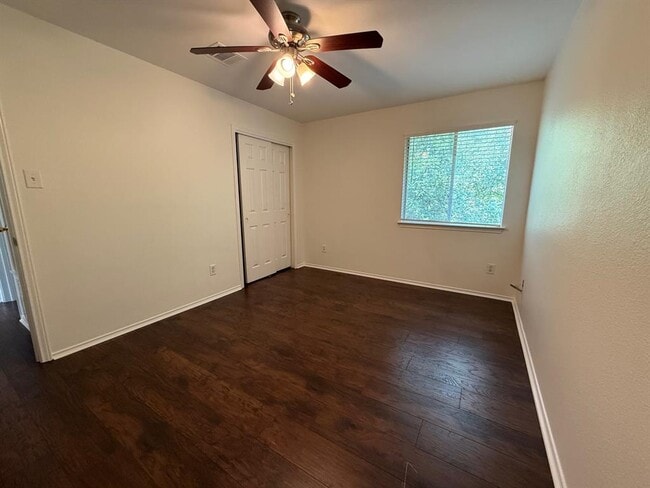 Building Photo - 1464 David Curry Dr