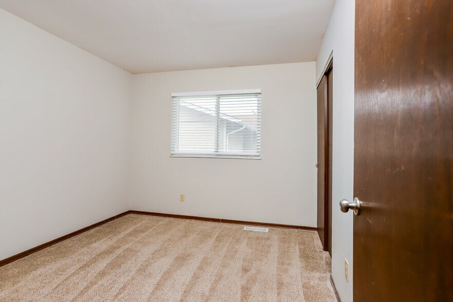 Building Photo - 1126 Borden Dr