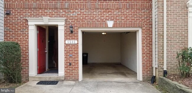 Building Photo - 5503 Sacramento Mews Pl