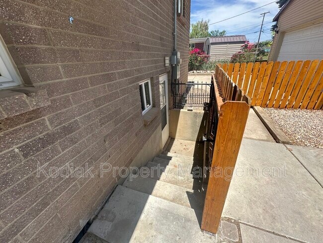 Building Photo - 1730 Luke St