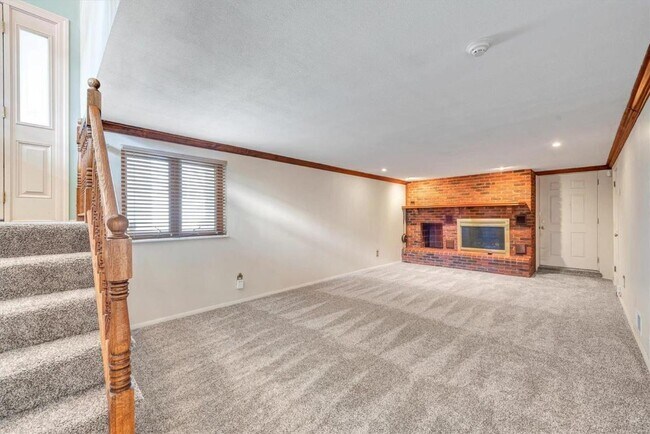 Building Photo - 5372 Chatfield Dr