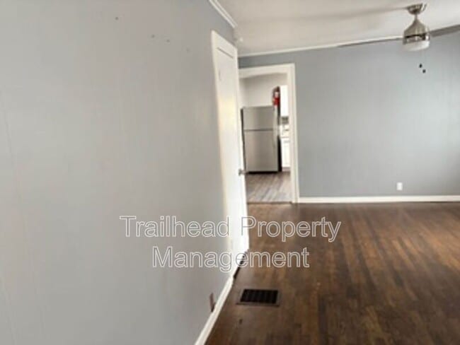 Building Photo - 2911 N Walnut St