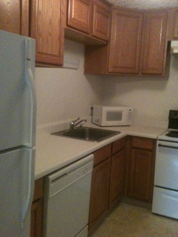 Primary Photo - 75 Winthrop St