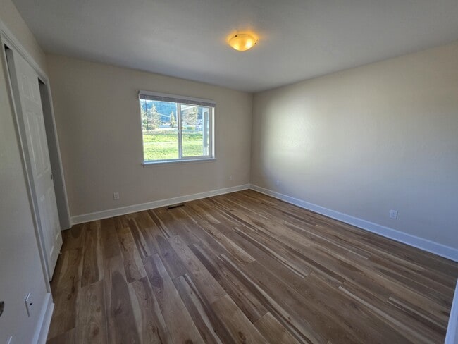 Building Photo - 15840 Pedrioli Dr