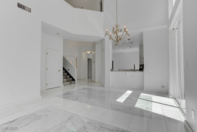 Building Photo - 8953 Diamond Falls Dr