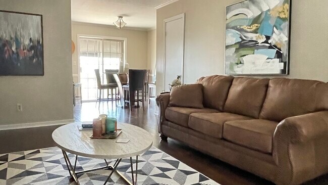 Building Photo - 5025 Wayneland Dr